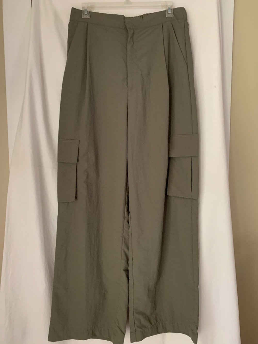 Wilo The Label parachute FLY cargo pants in light olive green